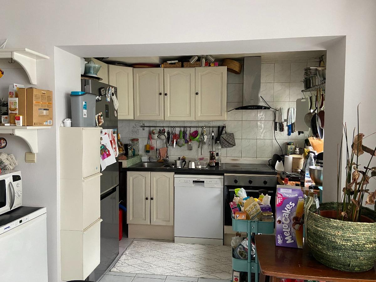 Kitchen before interior renovation